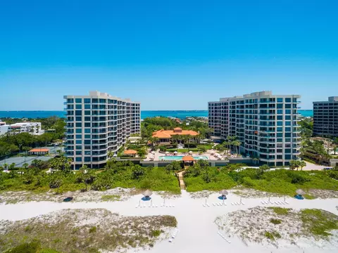 1241 Gulf Of Mexico Dr #203, Longboat Key, FL 34228