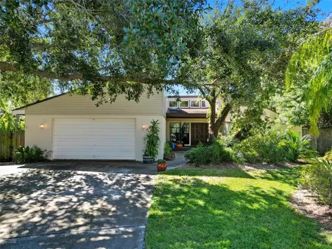 795 Del Oro Dr, Safety Harbor, FL 34695
