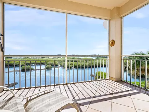 5440 Eagles Point Cir #405, Sarasota, FL 34231