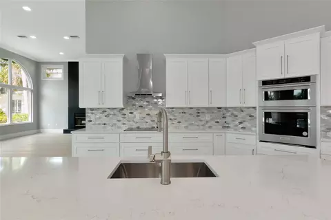 Kitchen - 600 Eagle Watch Ln, Osprey, FL 34229 photo 6 of 9