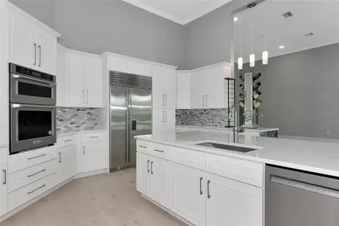 Kitchen - 600 Eagle Watch Ln, Osprey, FL 34229 photo 8 of 9