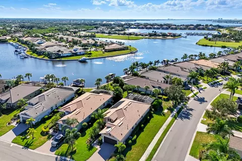 1250 Tidewater Ct, Bradenton, FL 34208
