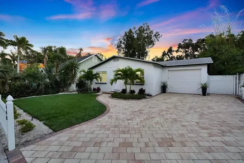 660 14th Ave S, Saint Petersburg, FL 33701