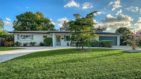 2426 Wisteria St, Sarasota, FL 34239