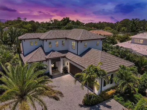 1614 Bay Rd, Sarasota, FL 34239