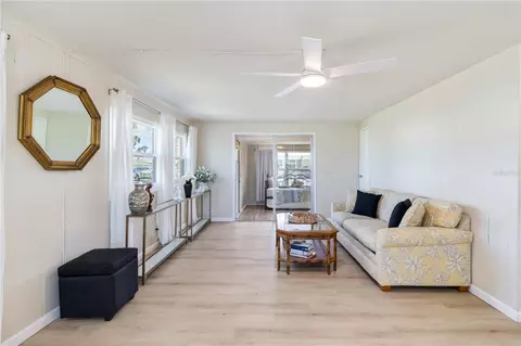 104 Via Veneto, Venice, FL 34285 photo 5