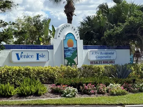 104 Via Veneto, Venice, FL 34285 photo 4