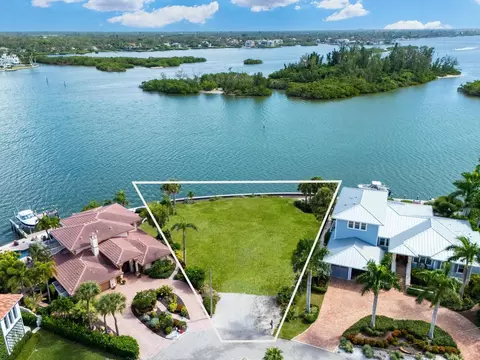 894 Freeling Dr, Sarasota, FL 34242