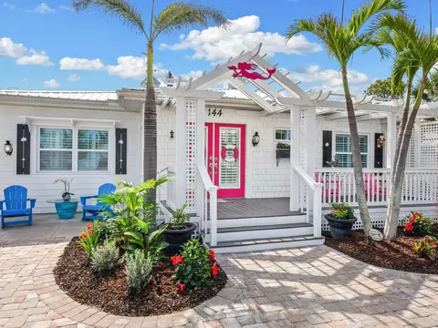 144 Harrison Dr, Sarasota, FL 34236