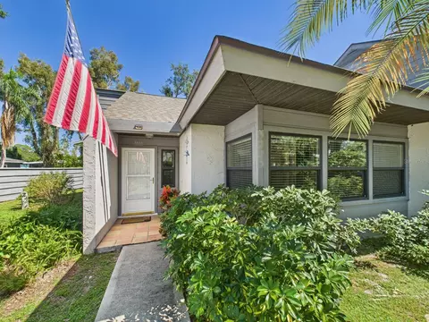 3225 Golden Eagle Ln, Sarasota, FL 34231