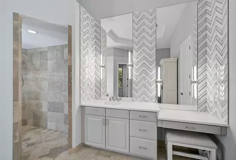 Bath - 854 Macewen Dr, Osprey, FL 34229 photo 5 of 10