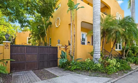 1724 Cherry Ln, Sarasota, FL 34236