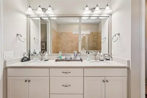 Bath - 17148 Hampton Falls Ter, Bradenton, FL 34202 photo 2 of 2