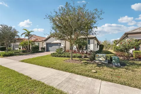 Exterior - 17148 Hampton Falls Ter, Bradenton, FL 34202 photo 2 of 13