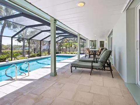 Exterior - 18 N Casey Key Rd, Osprey, FL 34229 photo 5 of 18