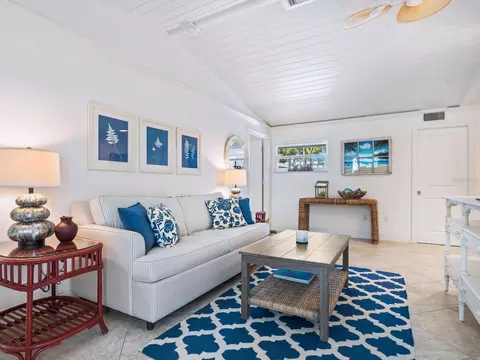 Living - 18 N Casey Key Rd, Osprey, FL 34229 photo 4 of 5