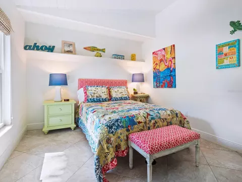 Bedroom - 18 N Casey Key Rd, Osprey, FL 34229 photo 4 of 4