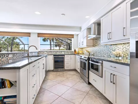 Kitchen - 18 N Casey Key Rd, Osprey, FL 34229 photo 2 of 4