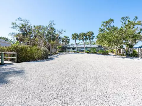 Exterior - 18 N Casey Key Rd, Osprey, FL 34229 photo 13 of 18