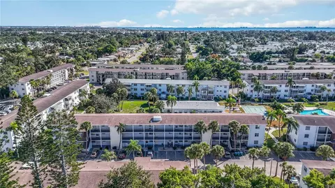 2044 Canal Dr #M37, Bradenton, FL 34207
