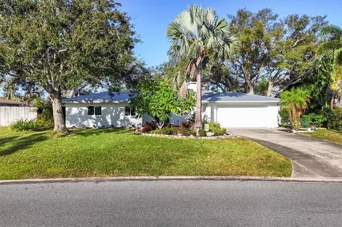 5510 America Dr, Sarasota, FL 34231