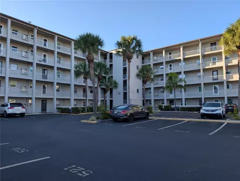 3074 Lake Bayshore Dr #O-120, Bradenton, FL 34205