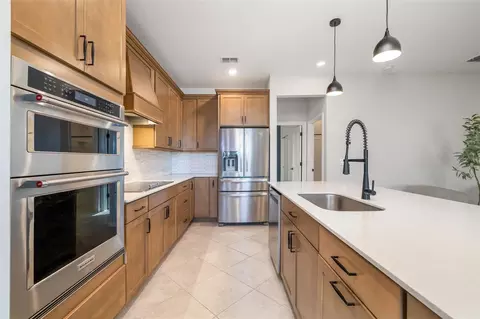 Kitchen - 9406 Lamine Way, Parrish, FL 34219 photo 2 of 6