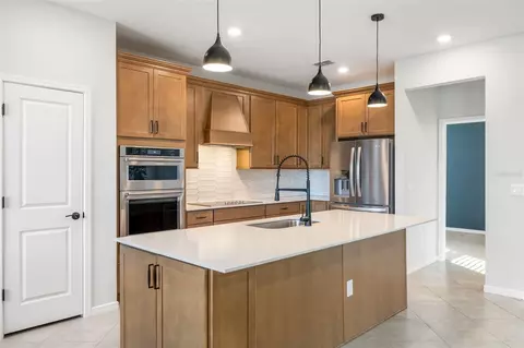 Kitchen - 9406 Lamine Way, Parrish, FL 34219 photo 3 of 6