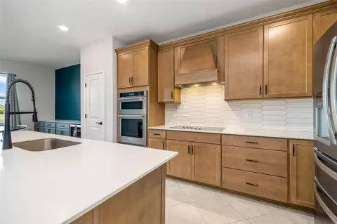 Kitchen - 9406 Lamine Way, Parrish, FL 34219 photo 6 of 6