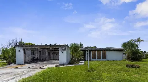189 Cummins Ave NE, Port Charlotte, FL 33952