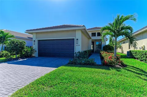5220 Barnett Cir, Bradenton, FL 34211
