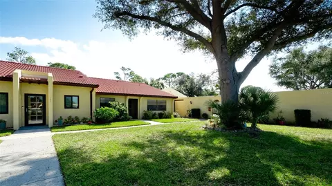 1215 56th St W, Bradenton, FL 34209