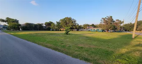 Dona Way, Nokomis, FL 34275