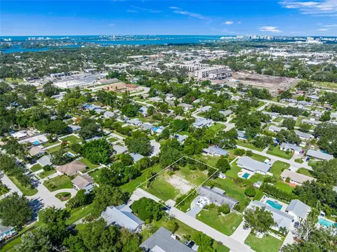2209 Oak Ter, Sarasota, FL 34231