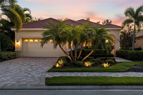 7423 Riviera Cv, Lakewood Ranch, FL 34202