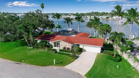 318 Nassau St N, Venice, FL 34285