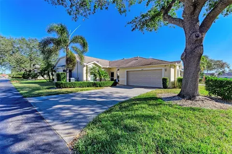 6338 Stone River Rd, Bradenton, FL 34203