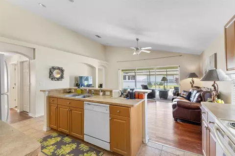 Kitchen - 5315 119th Ter E, Parrish, FL 34219 photo 1 of 3