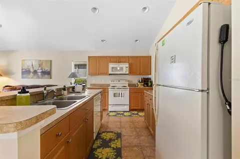 Kitchen - 5315 119th Ter E, Parrish, FL 34219 photo 2 of 3