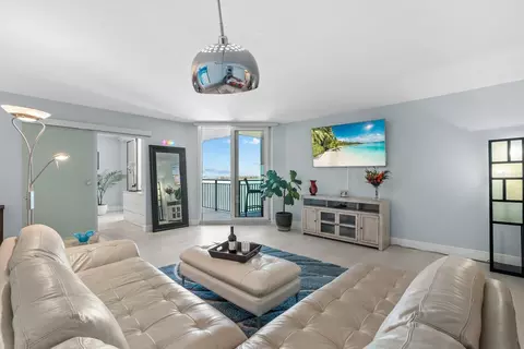 4822 Ocean Blvd #10E, Sarasota, FL 34242