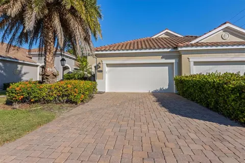 7104 Playa Bella Dr, Bradenton, FL 34209