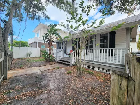 1825 Hawkins Ct, Sarasota, FL 34236