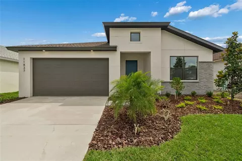 Exterior - 11837 Moonsail Dr, Parrish, FL 34219 photo 2 of 7