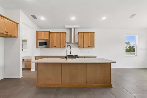 Kitchen - 11837 Moonsail Dr, Parrish, FL 34219 photo 2 of 7