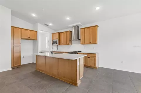 Kitchen - 11837 Moonsail Dr, Parrish, FL 34219 photo 5 of 7
