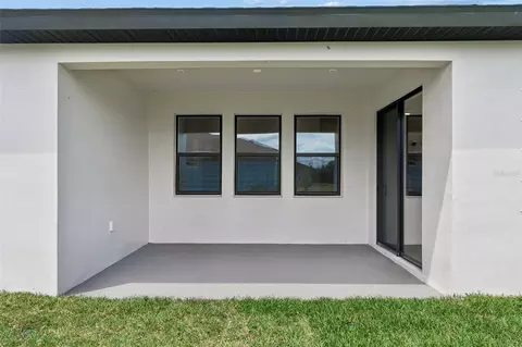 Exterior - 11837 Moonsail Dr, Parrish, FL 34219 photo 5 of 7