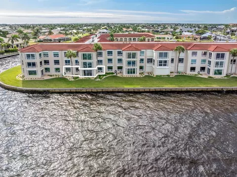 1 Colony Point Dr #A8, Punta Gorda, FL 33950