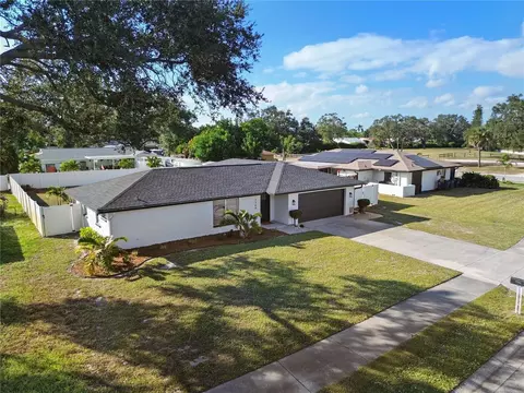 7304 Claries Dr, Sarasota, FL 34243