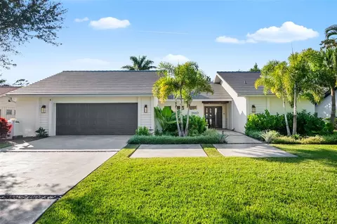 1660 Pine Harrier Cir, Sarasota, FL 34231