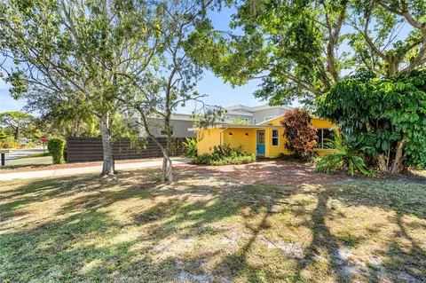 2380 Bay St, Sarasota, FL 34237